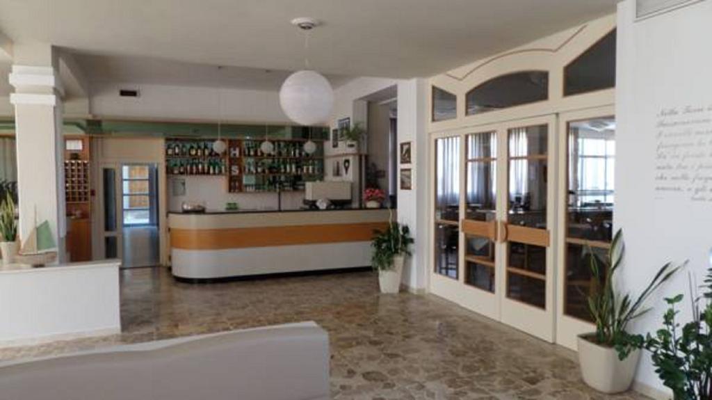 Hotel Sorriso San Mauro Mare Buitenkant foto